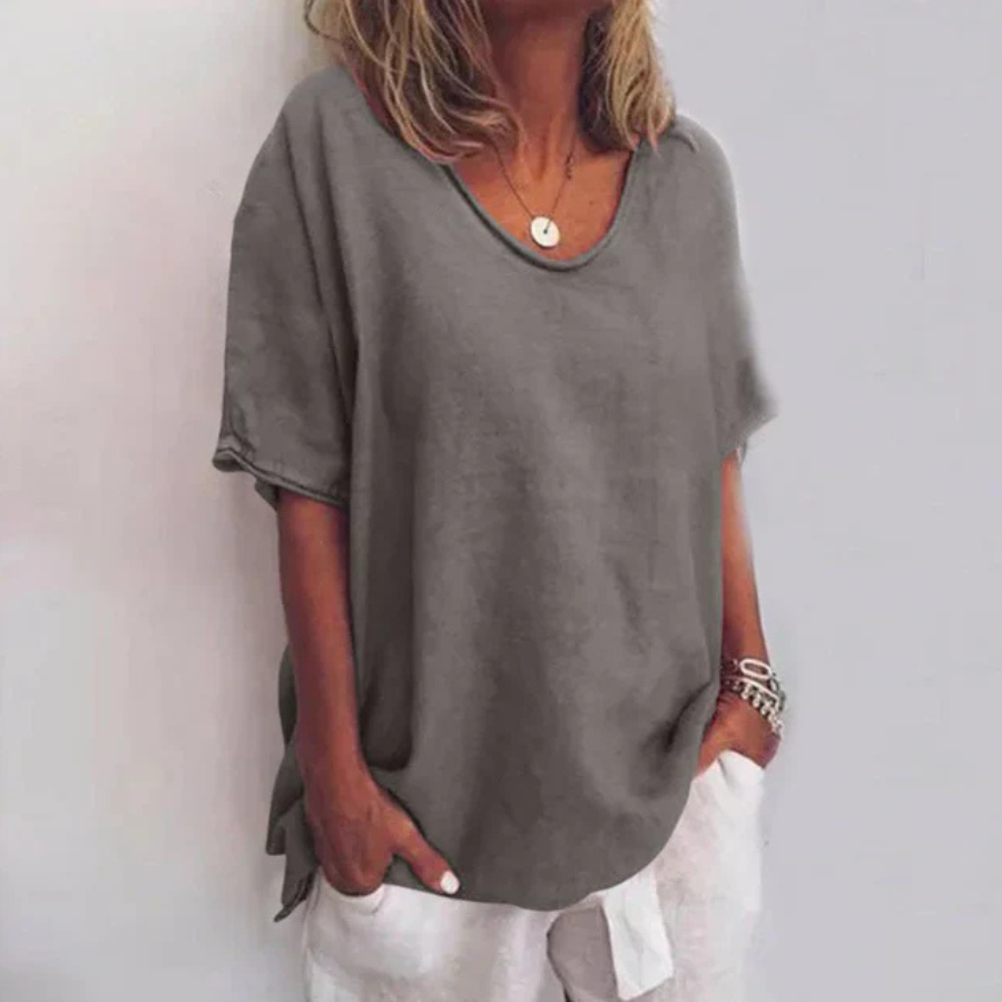 Kitty | Women’s Loose-Fit Blouse | Relaxed Comfort with an Effortless Look
