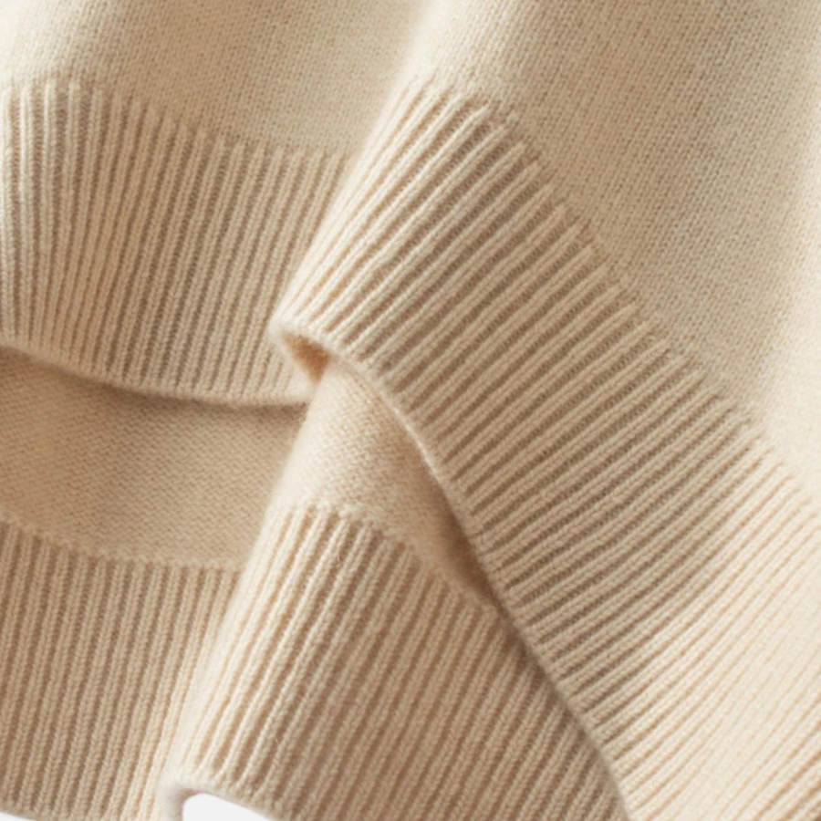 Mary | Cashmere Turtleneck Sweater | Soft and Timeless