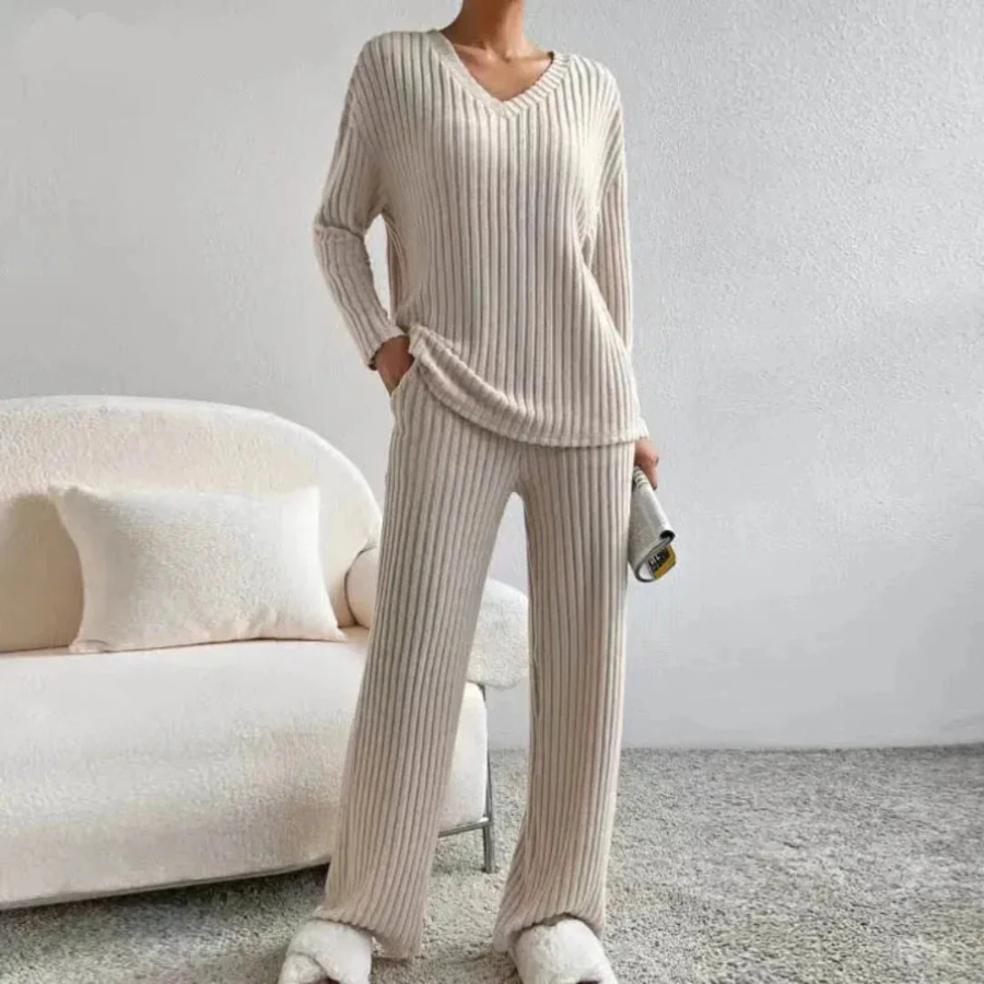 Alice | Two-Piece Loungewear Set | Relaxed Comfort with Modern Ease