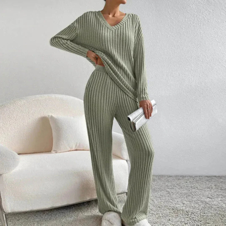 Alice | Two-Piece Loungewear Set | Relaxed Comfort with Modern Ease